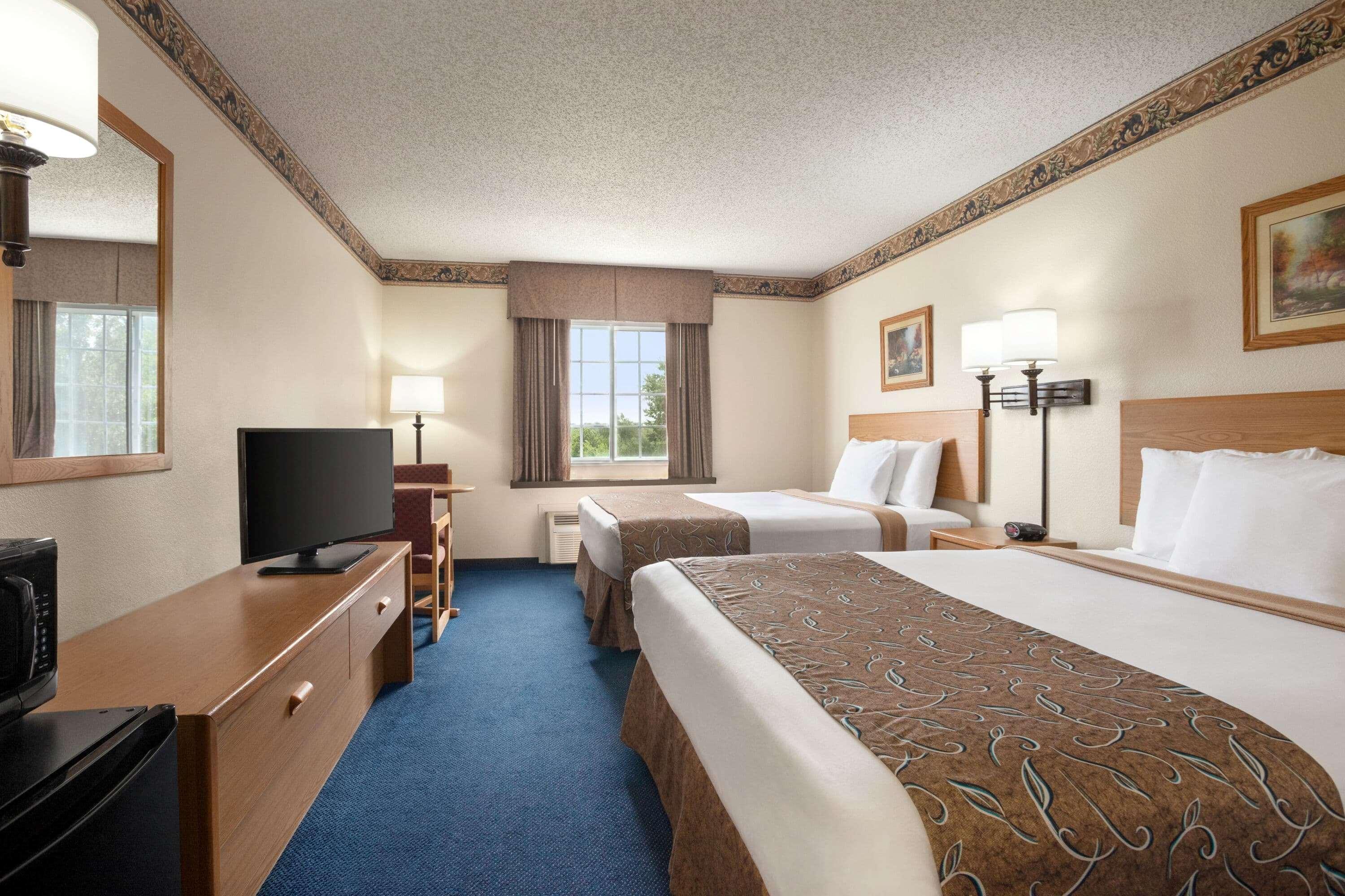 Travelodge By Wyndham Fort Scott Экстерьер фото