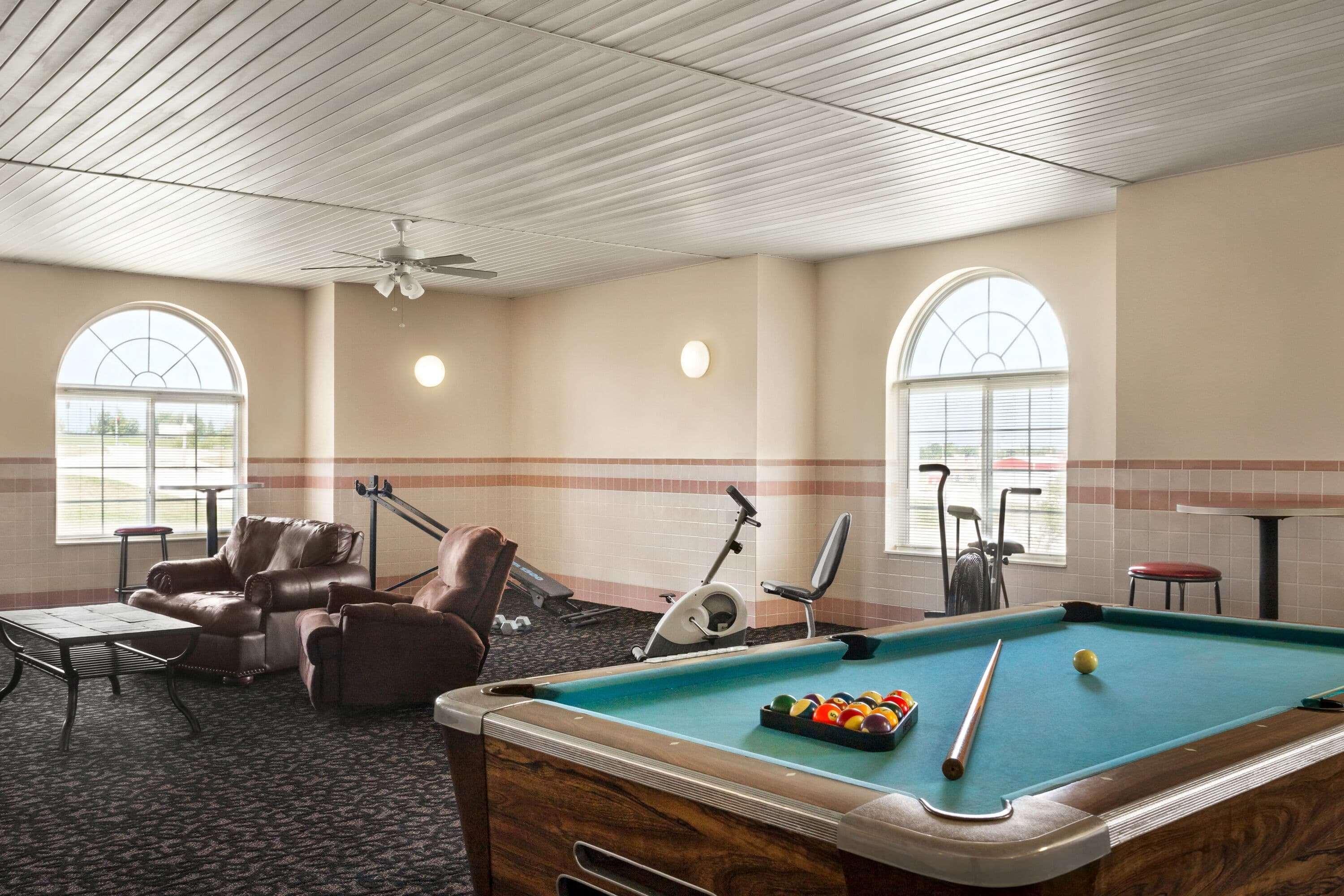 Travelodge By Wyndham Fort Scott Экстерьер фото