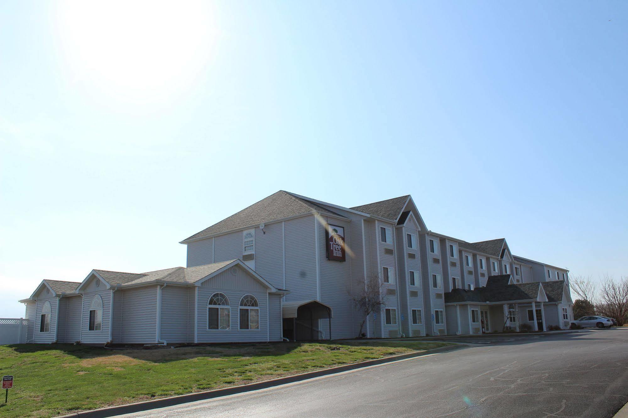 Travelodge By Wyndham Fort Scott Экстерьер фото