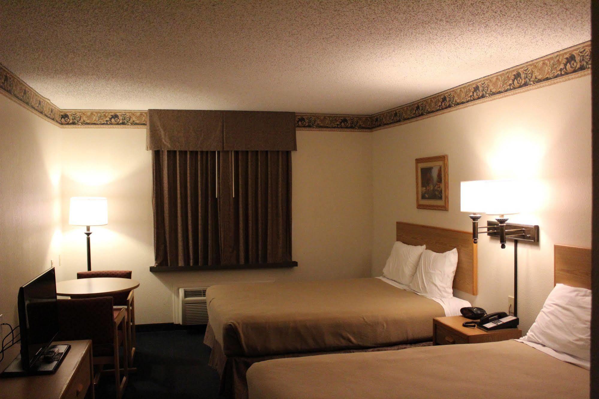 Travelodge By Wyndham Fort Scott Экстерьер фото