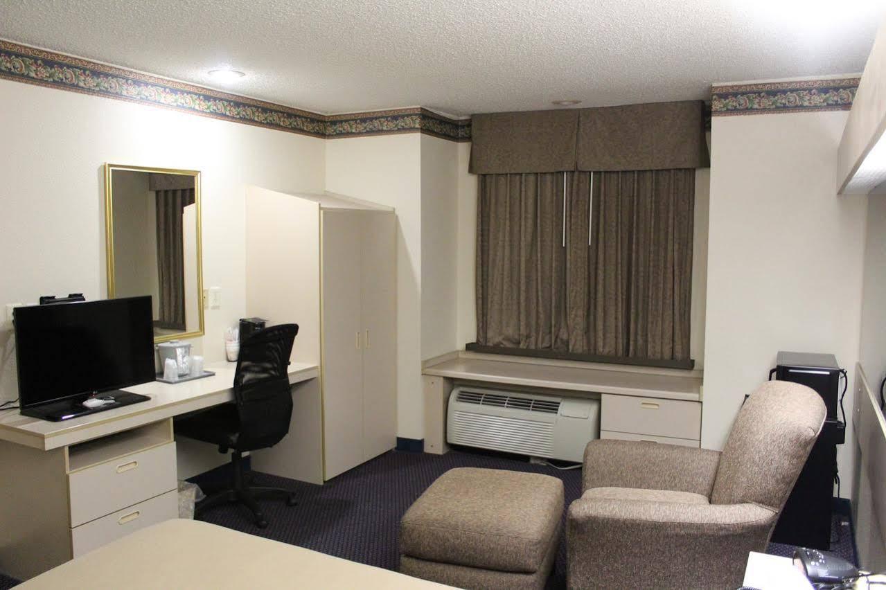 Travelodge By Wyndham Fort Scott Экстерьер фото